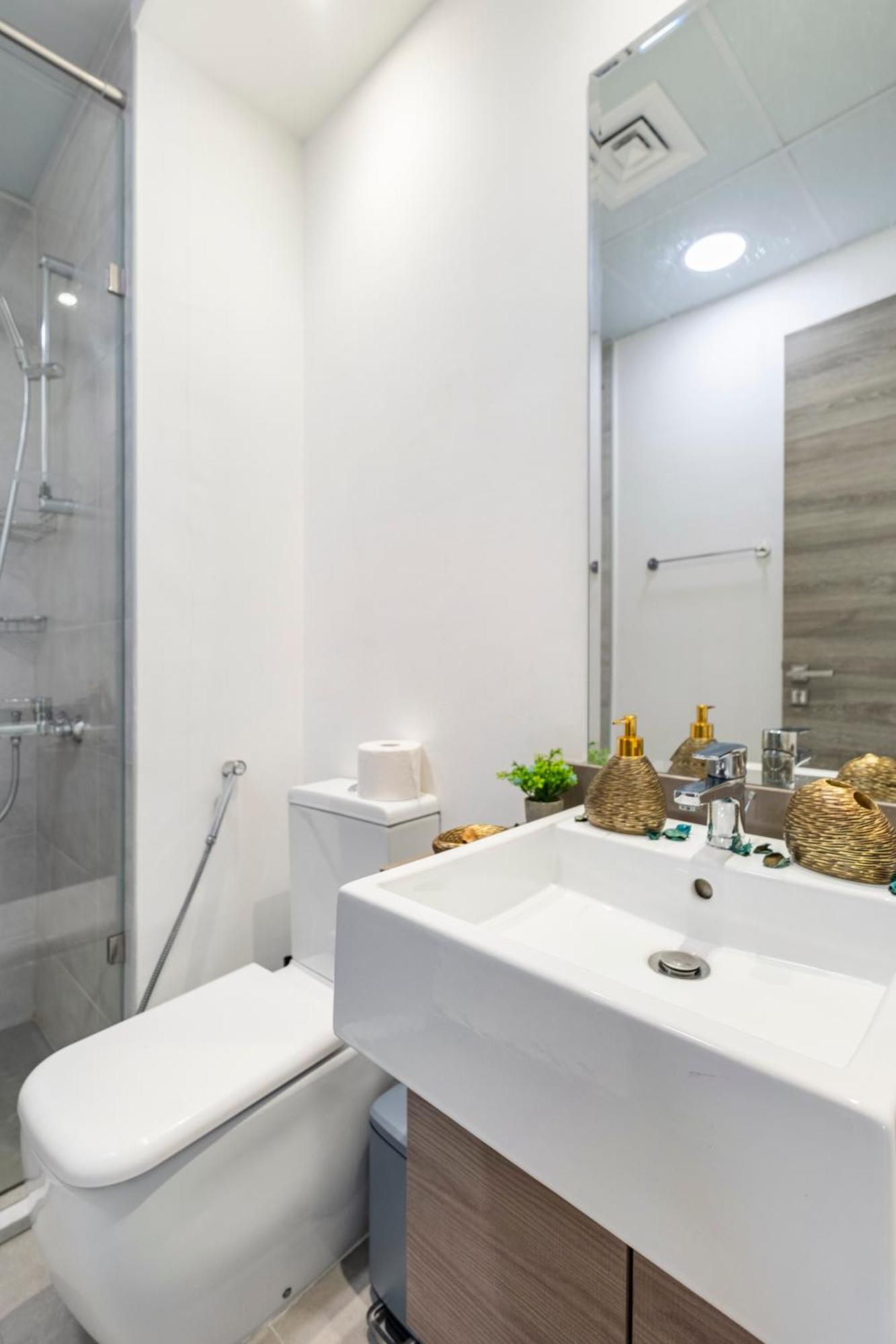 Dreamland 1br For 4, King Bed, Pool, Sauna, Gym, Free Parking *