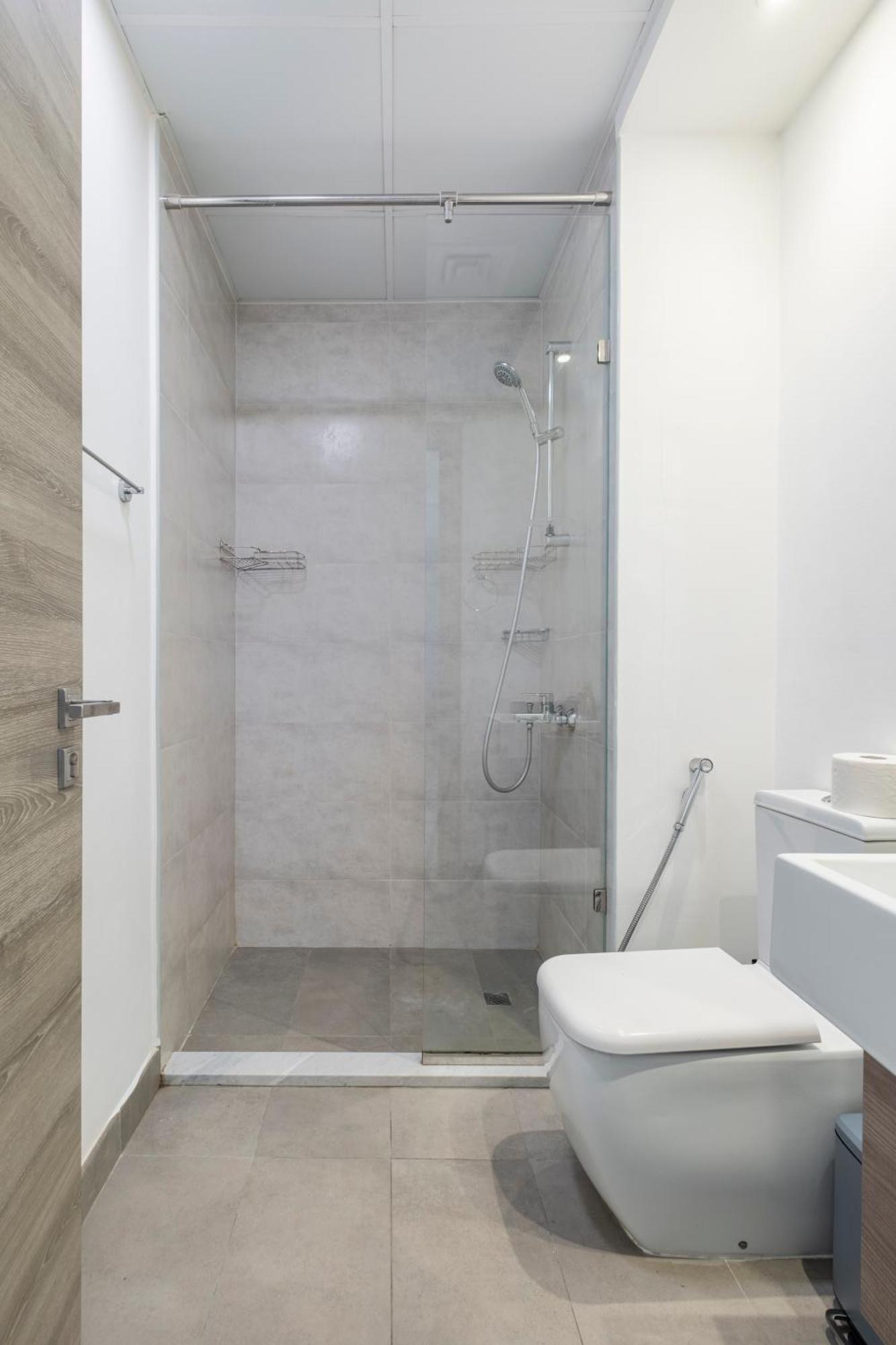 Dreamland 1br For 4, King Bed, Pool, Sauna, Gym, Free Parking Apartment *