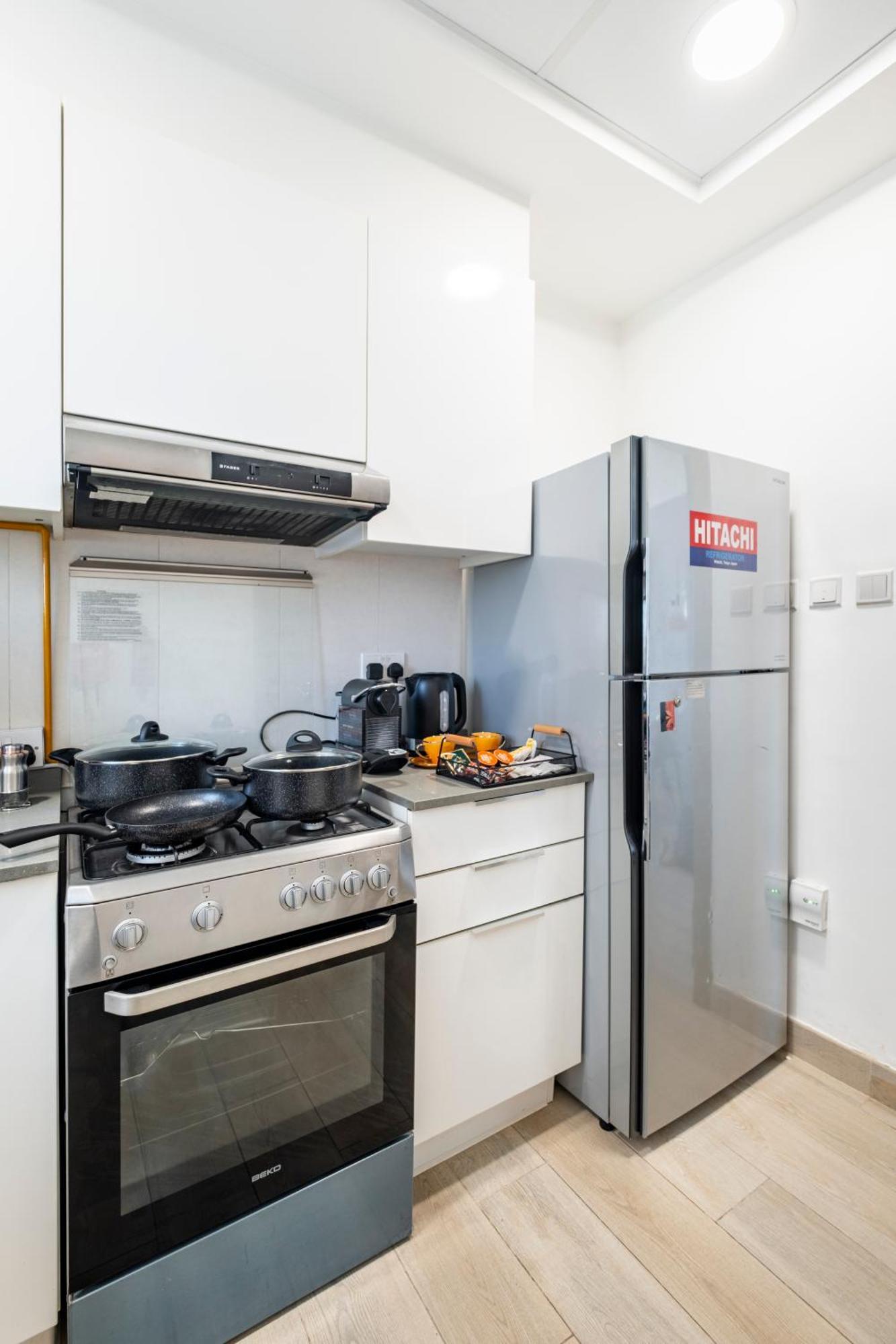Dreamland 1br For 4, King Bed, Pool, Sauna, Gym, Free Parking Dubai