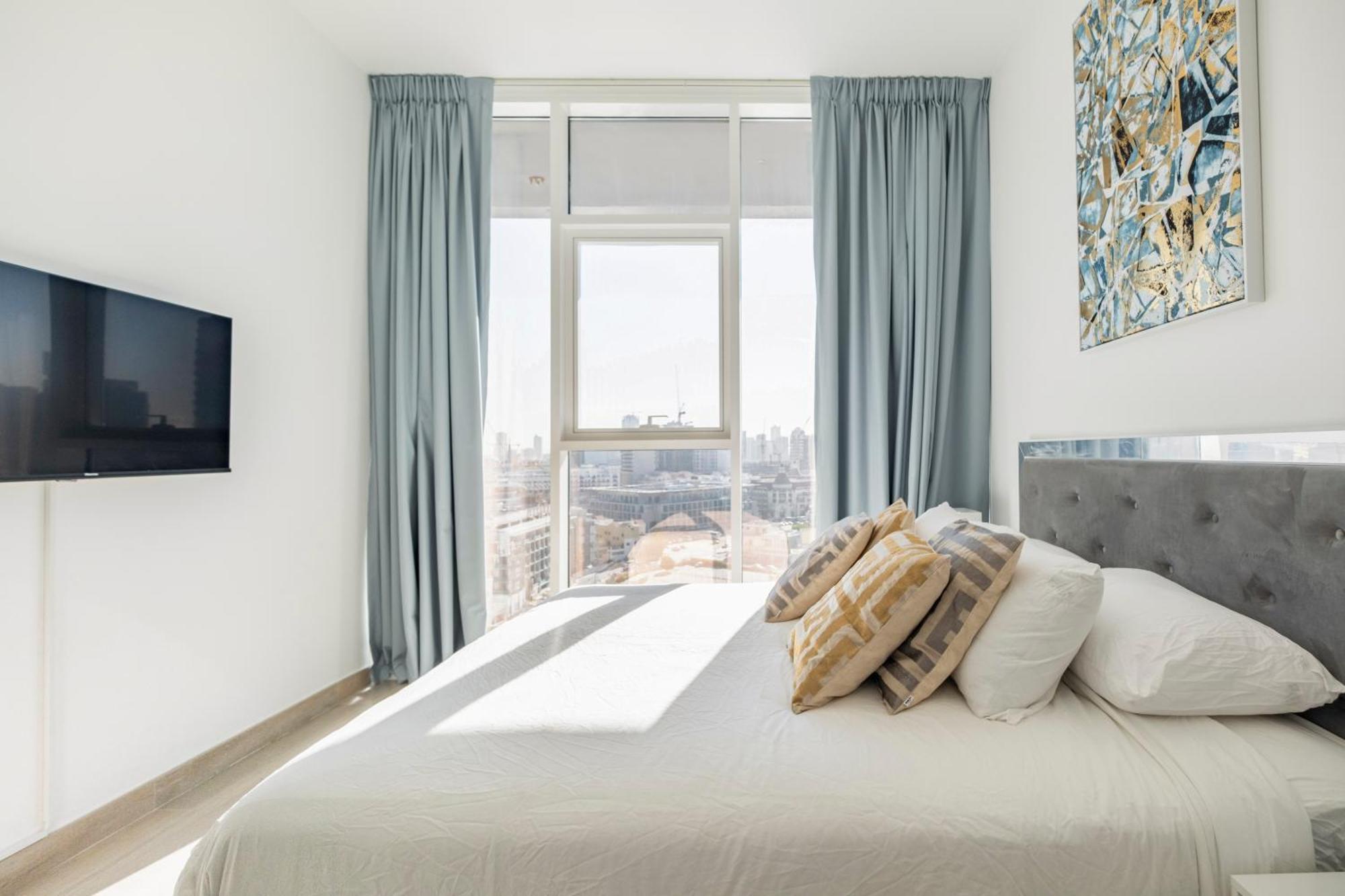 Apartment Dreamland 1br For 4, King Bed, Pool, Sauna, Gym, Free Parking *