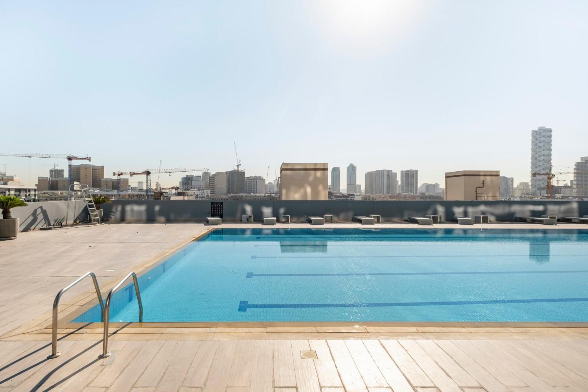 Apartment Dreamland 1br For 4, King Bed, Pool, Sauna, Gym, Free Parking *