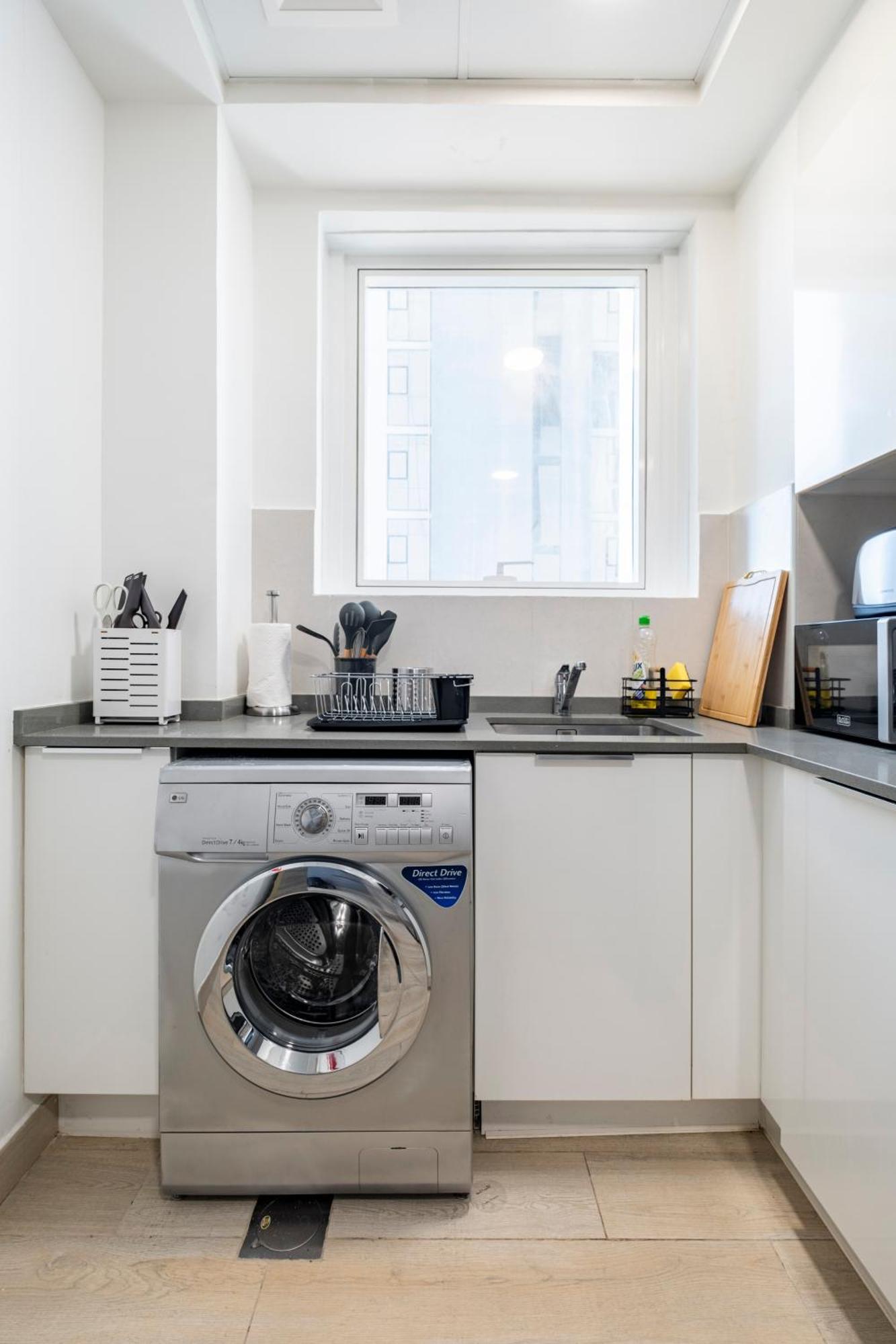 Dreamland 1br For 4, King Bed, Pool, Sauna, Gym, Free Parking