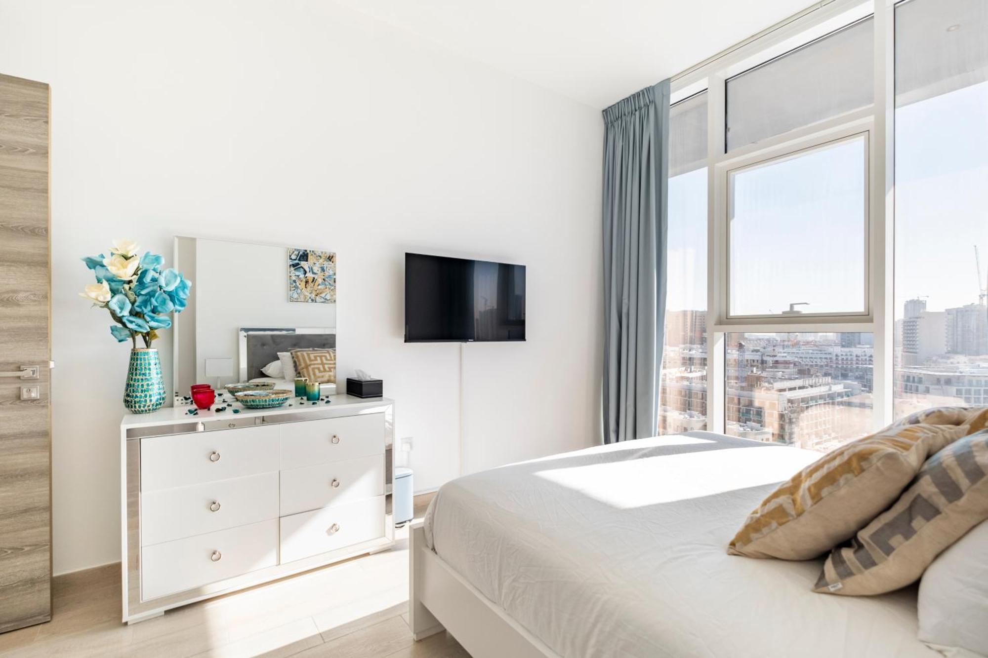 Dreamland 1br For 4, King Bed, Pool, Sauna, Gym, Free Parking *