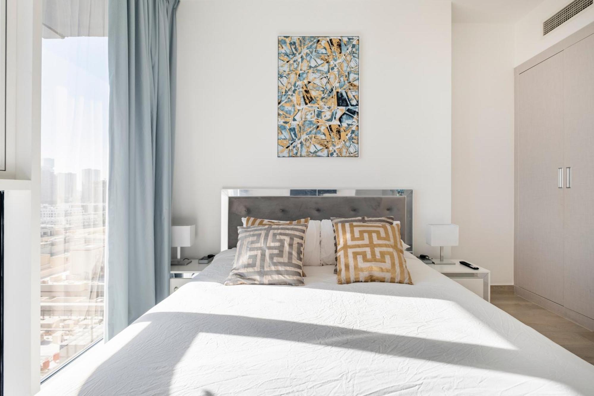 Dreamland 1br For 4, King Bed, Pool, Sauna, Gym, Free Parking *